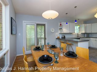 7432 Juniper St, Prairie Village, KS 66208