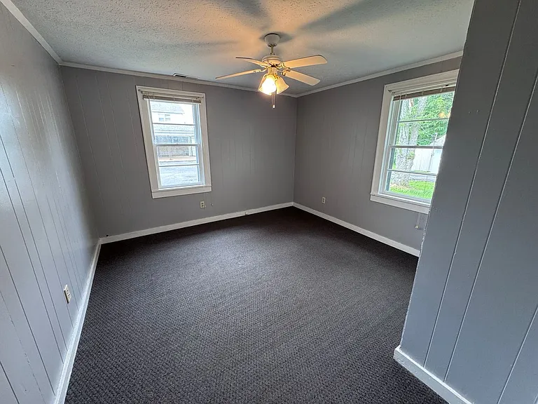 587 S Main St — Photo 12
