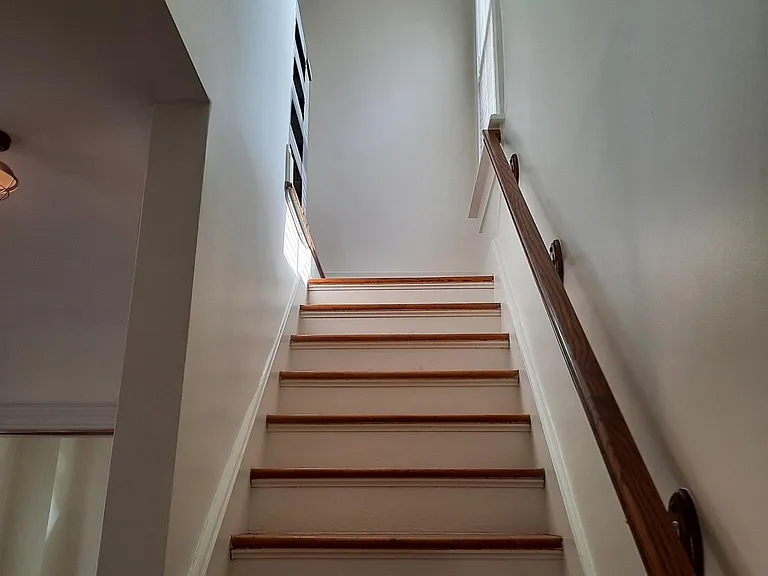 254 E Sycamore St — Photo 6