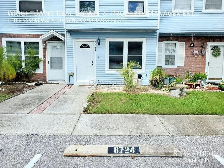 Beautiful 2/2.5 Townhome in Town n Country — Photo 2