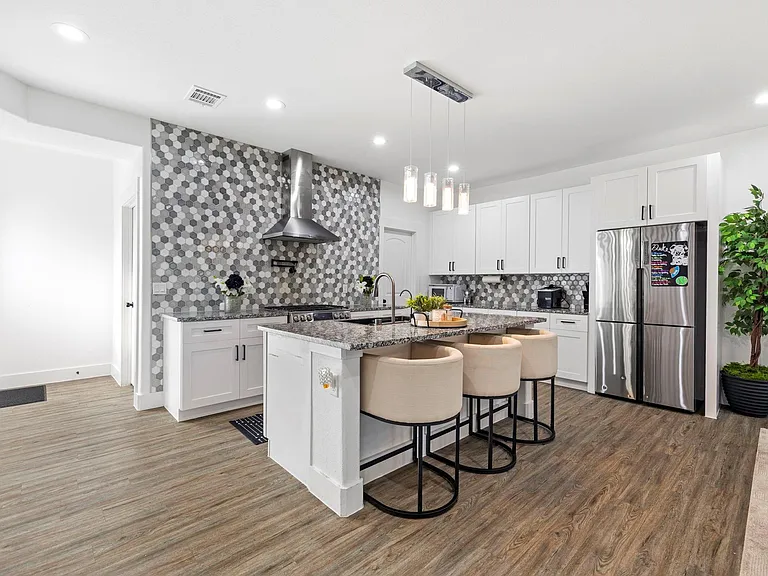 1621 Wellington St #B — Photo 4