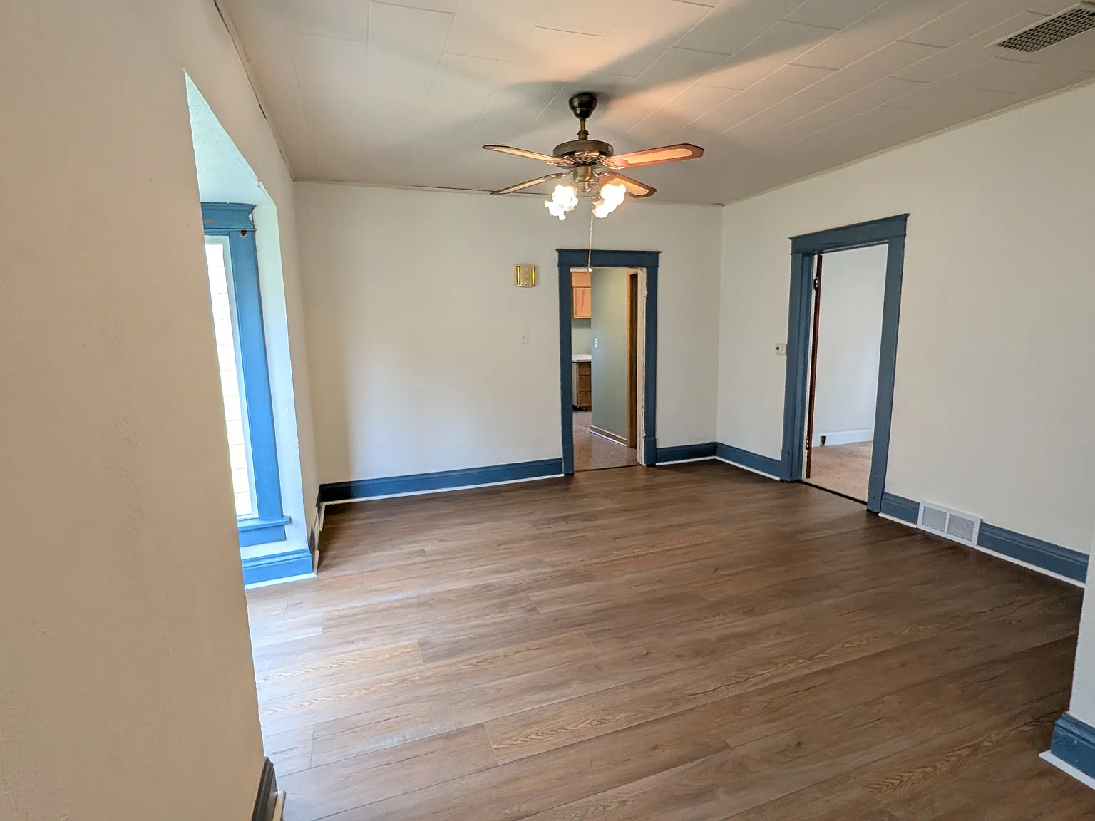 4 bed, 1344 sqft, $1,200 — Photo 3