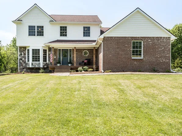 2430 S Gregory Rd, Fowlerville, MI 48836