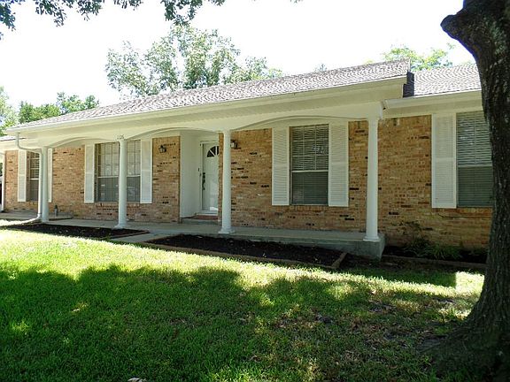 4th image of 1126 Oak Ln