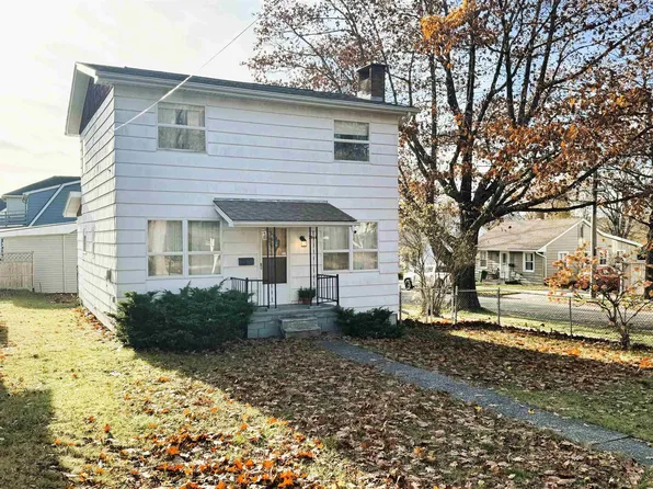 2944 Connolly St, Halifax, NS B3L 3N6