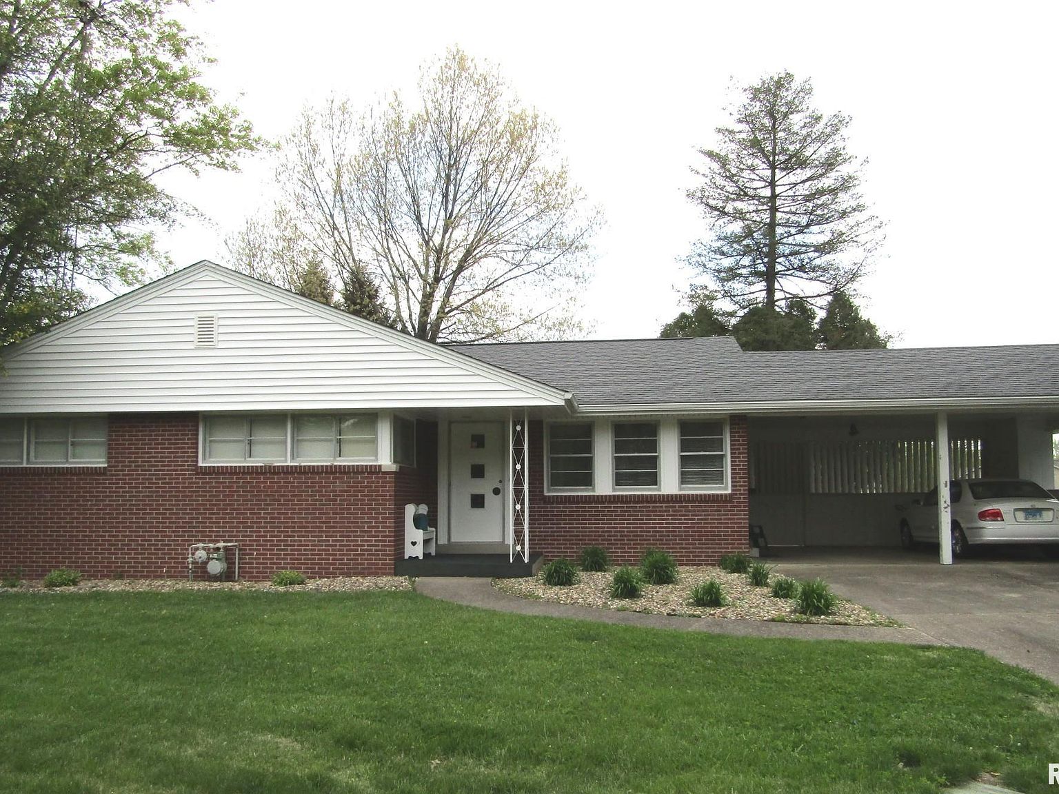 2037 Clubview Dr, Leland Grove, IL 62704 Zillow