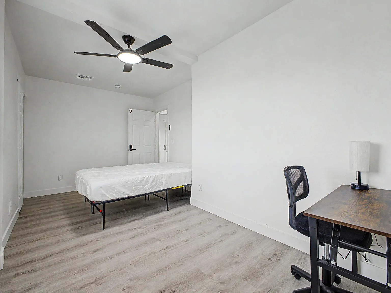4 bed, 4.5 bath, 2681 sqft, $1,252 — Photo 3