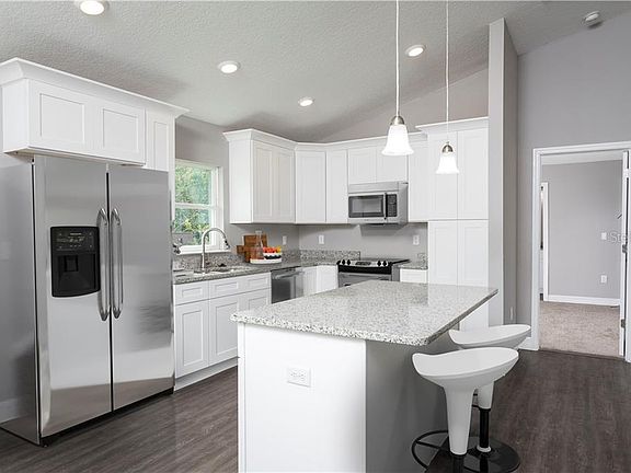 4th image of 2161 El Campo Ave