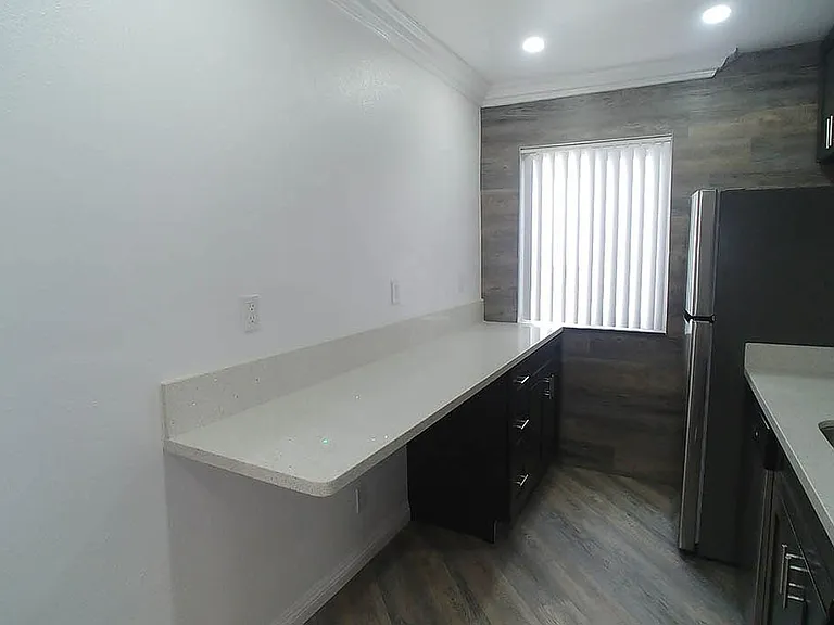Edgemont Apts — Photo 38