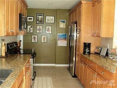 5th image of 452 N Shore Dr
