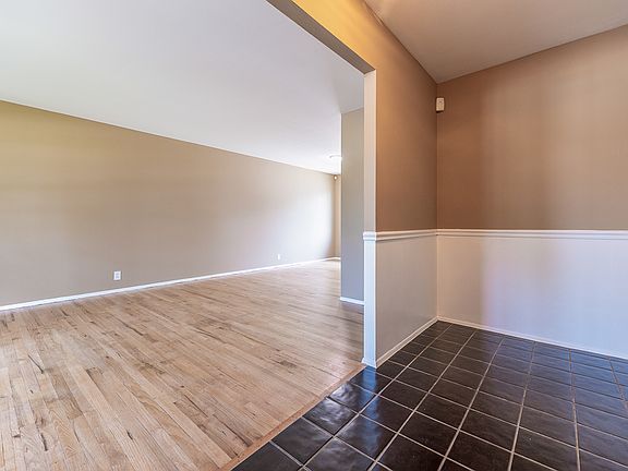 3rd image of 2340 Windsor Dr