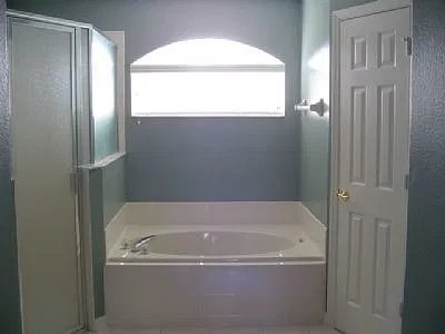 4 bed, 3.0 bath, 2168 sqft, $2,400 — Photo 3