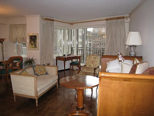 Sold by Nest Seekers International | media 16