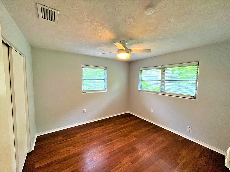 305 Trudgeon Dr — Photo 15