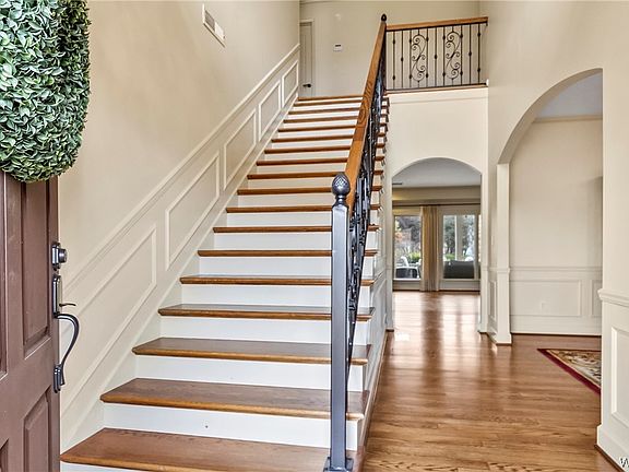 5th image of 9839 Belmont Ln