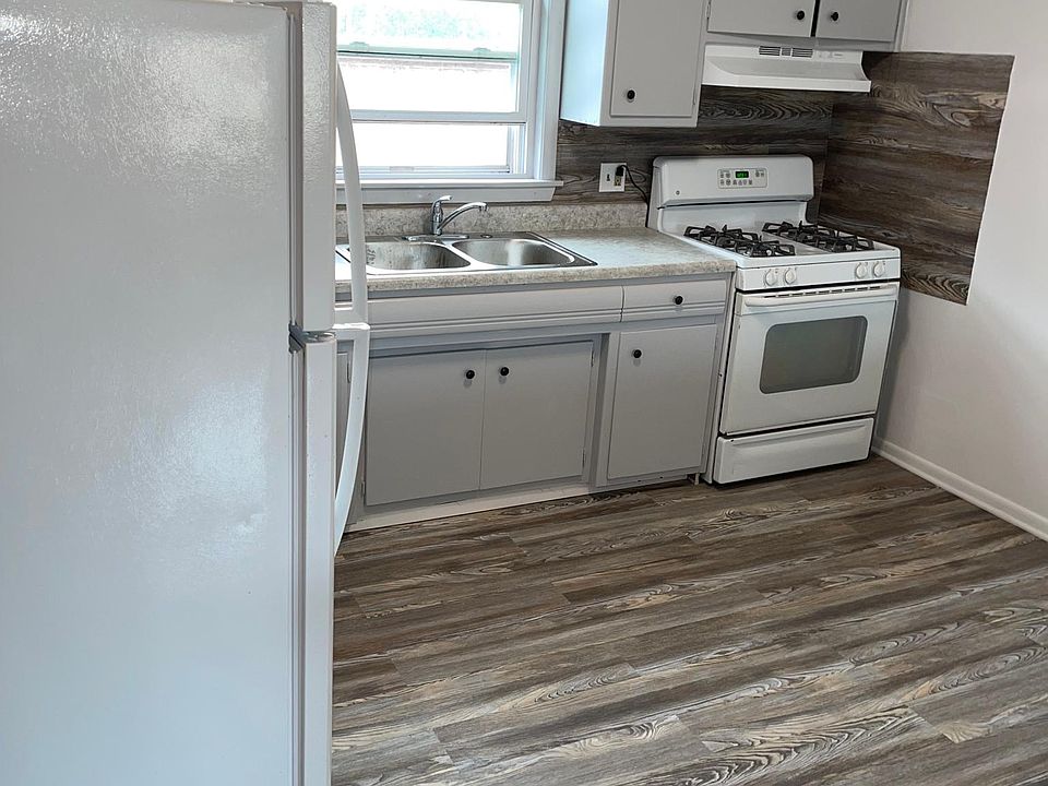2nd image of 10958 S Western Ave #2