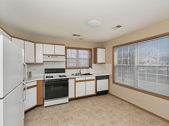 3rd image of 2847 Heatherwood Dr