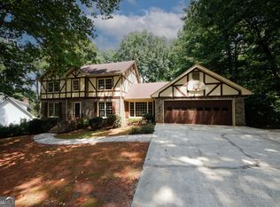 2994 Ravenwolfe Way, Snellville, GA