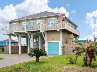 854 Wommack Dr, Crystal Beach, TX 77650