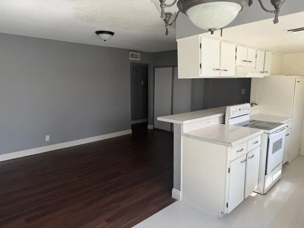 2675 Sherwood, 2675 Sherwood St APT 18, Las Vegas, NV 89109