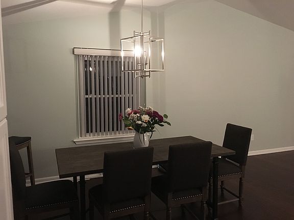 Vaulted ceiling 