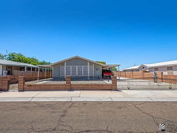 2nd image of 10226 S Spring Ave