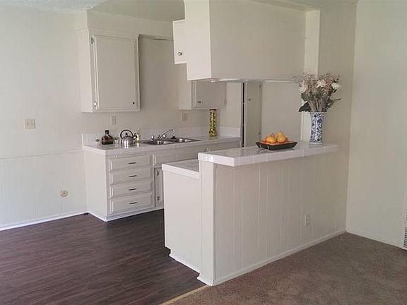 3rd image of 630 E 97th St APT 9