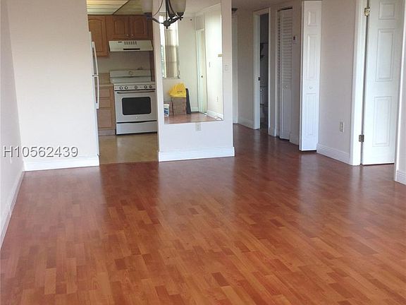 4th image of 1300 Saint Charles Pl APT 313