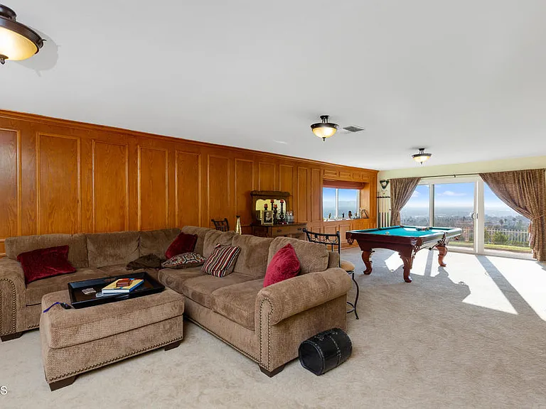 1234 E Tujunga Ave — Photo 44