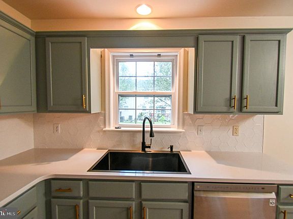 4th image of 1004 Granite Ct