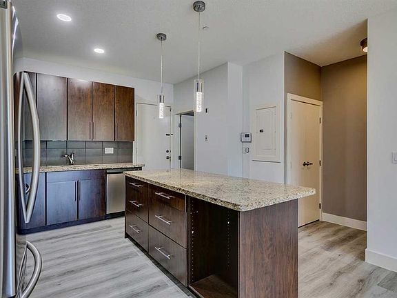 4th image of 2101 N 17th St SW #4