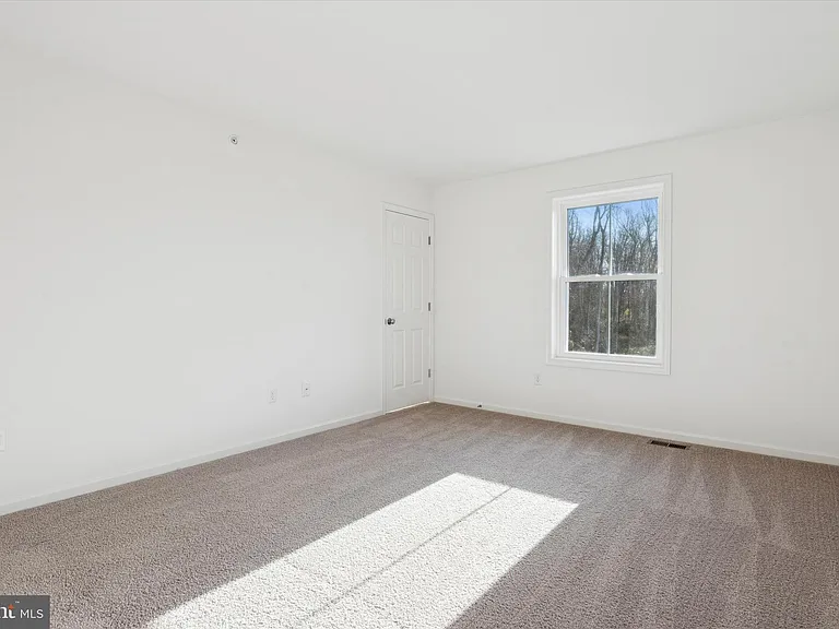 122 Silversmith Rd — Photo 5