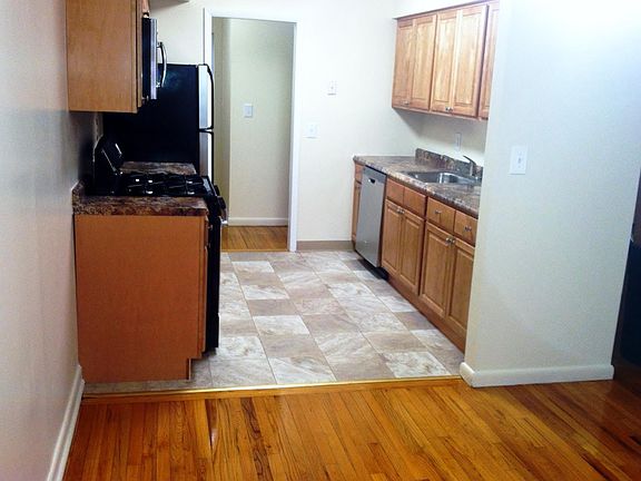 4th image of 615 Hamburg Tpke APT 403