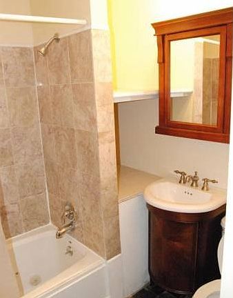 Bath 1 w Marble Shower