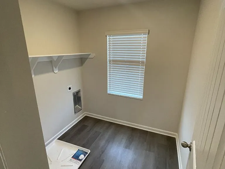 1063 Peony Ln — Photo 10