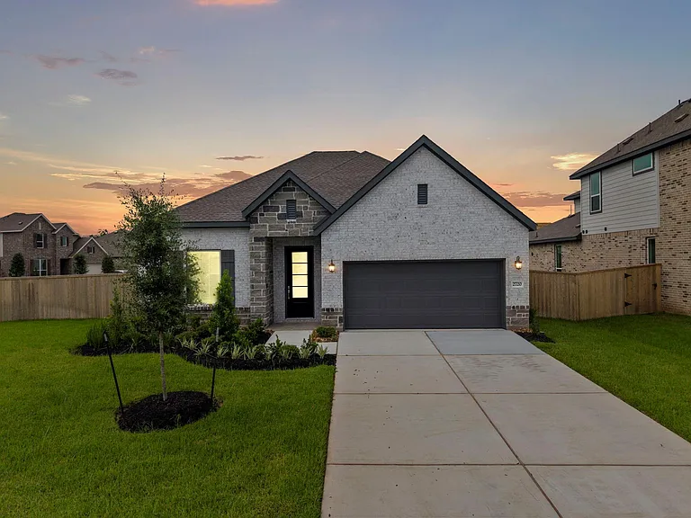 2720 Grove Crest Dr — Photo 32