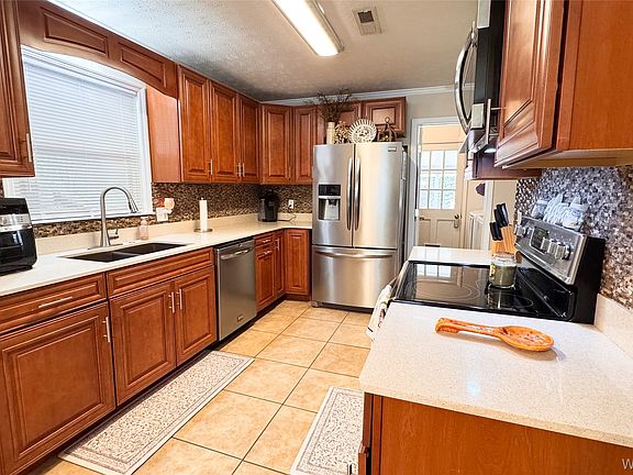 2nd image of 121 Independence Ave