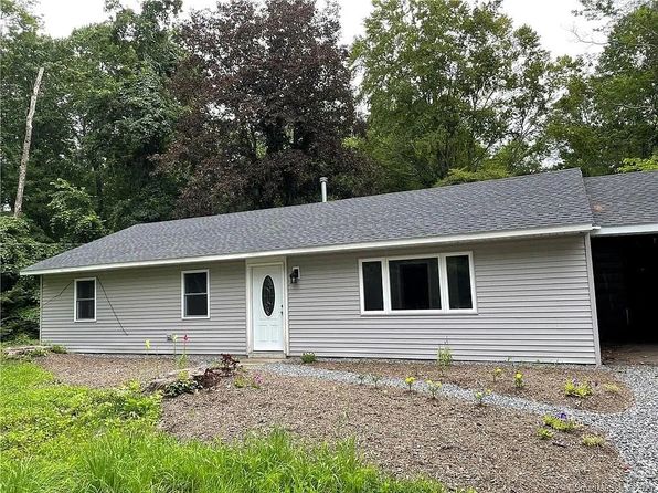 38 Cedar Ln