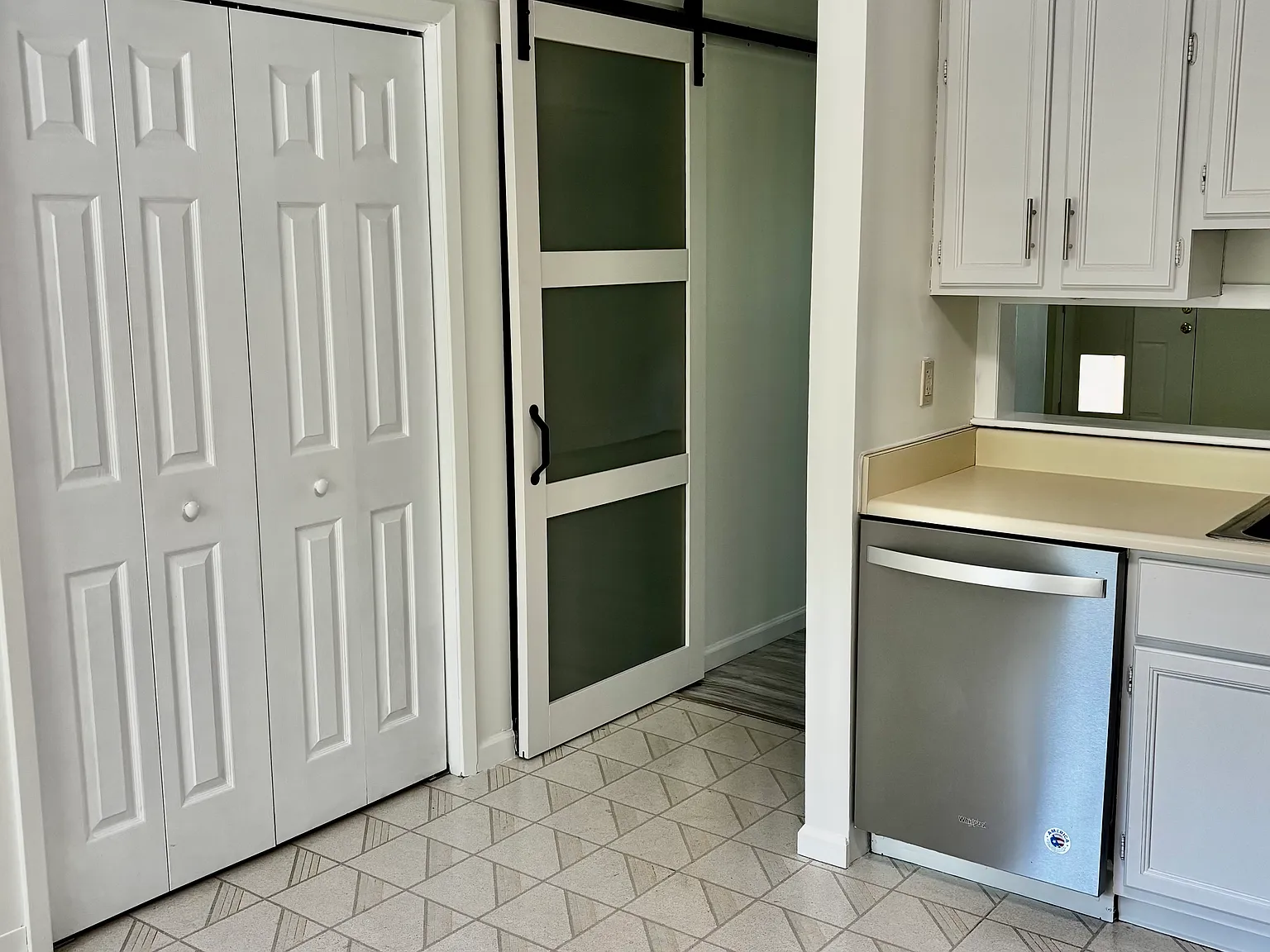2 bed, 1000 sqft, $2,700 — Photo 4