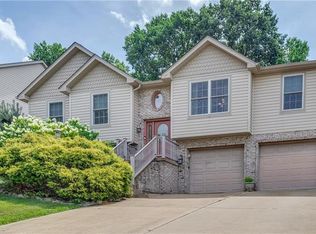 452 Sharon Rd, Coraopolis, PA 15108