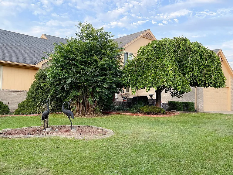 1450 Durand Dr — Photo 13