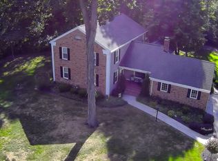 565 Oak Hollow Rd, Aurora, OH 44202