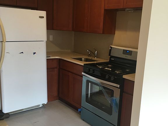 5th image of 116 Bay 43rd St #1FL