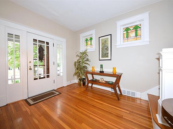 2nd image of 6919 Hancock Ave