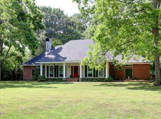 214 E Fairfield Dr, Broussard, LA 70518