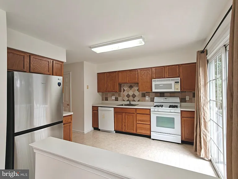 104 Coventry Way — Photo 5