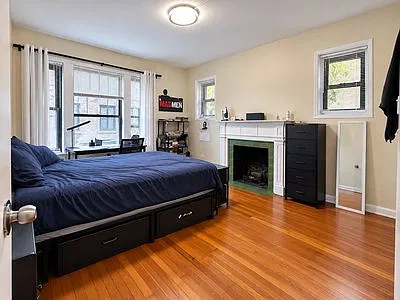 4 bed, 9999 sqft, $7,200 — Photo 3