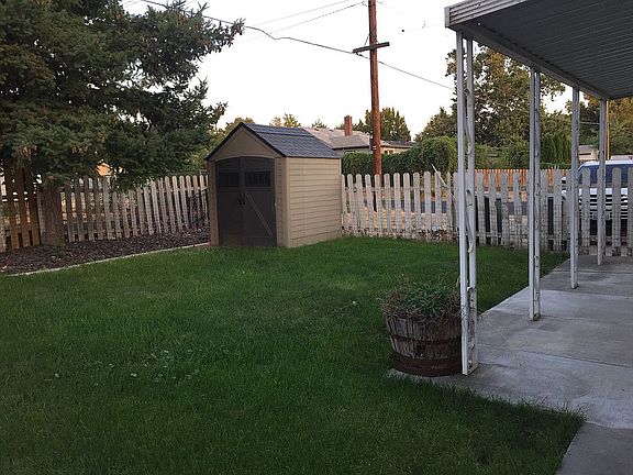 4th image of 400 Douglass Ave