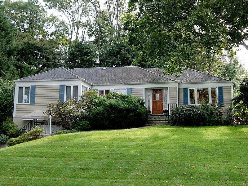 Lovely Ranch with Great Curb Appeal