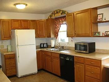 5th image of 5791 Jones Dr
